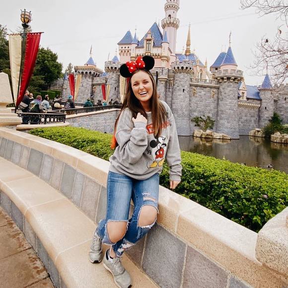 Meet your Posher, Katherine - Picture 1 of 1